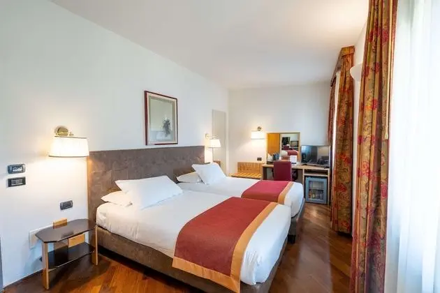 Classic Tek Büyük veya İki Ayrı Yataklı Oda