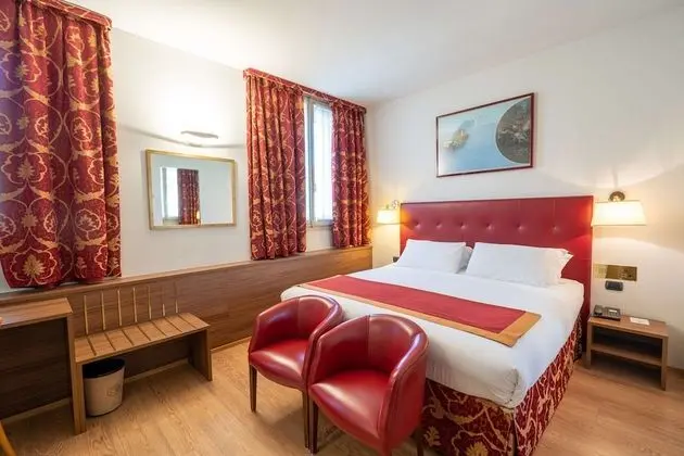 Classic Tek Büyük veya İki Ayrı Yataklı Oda