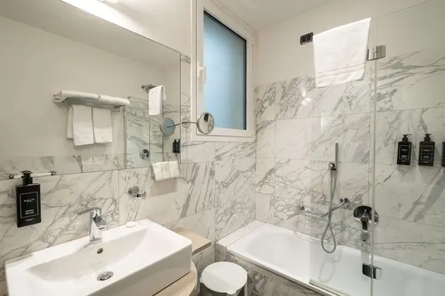 Classic Tek Büyük veya İki Ayrı Yataklı Oda