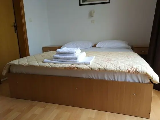 Tek Büyük Yataklı Oda