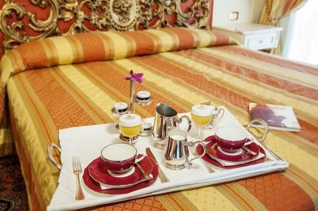 Tek Büyük veya İki Ayrı Yataklı Oda