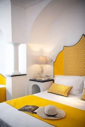 Dört Kişilik Oda, Deniz Manzaralı