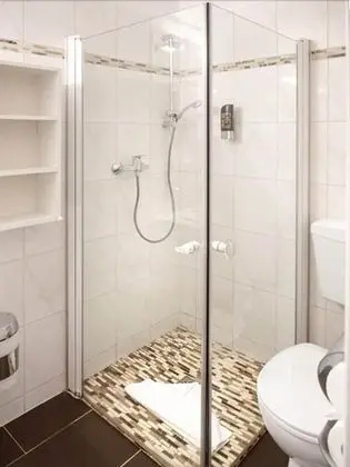 Büyük Yataklı Tek Kişilik Oda