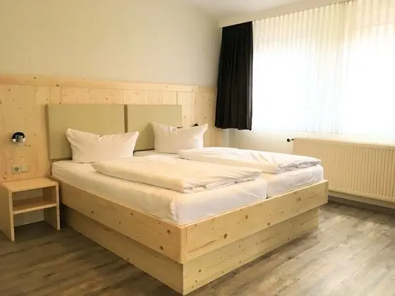 Tek Büyük Yataklı Oda, Balkon