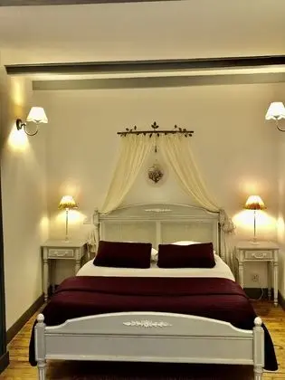 Tek Büyük Yataklı Oda (La Gustavienne)