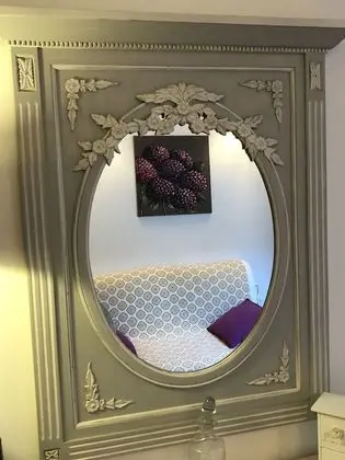 Tek Büyük Yataklı Oda (La Gustavienne)