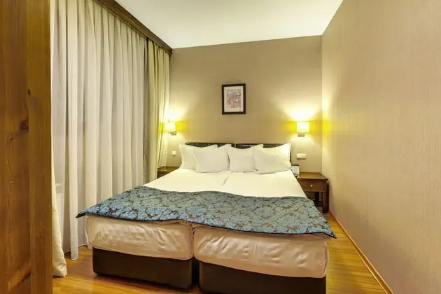 Suit Two Bedrooms