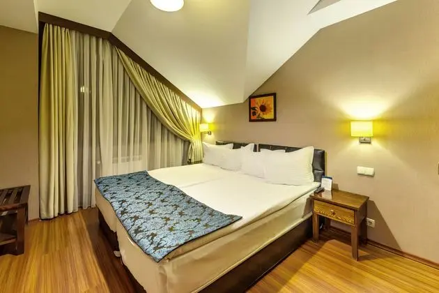 Suit Two Bedrooms