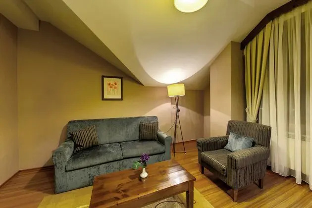 Suit Two Bedrooms