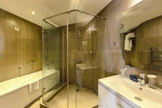 Suit Two Bedrooms