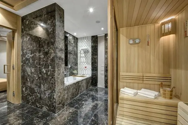 Emerald Villa