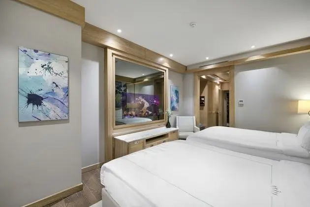 Emerald Villa
