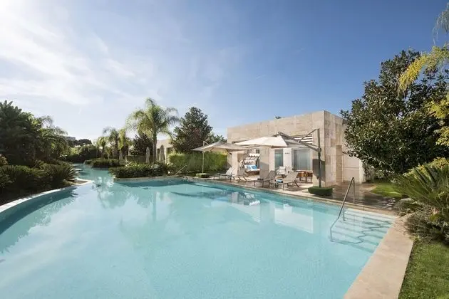 Pearl Pool Suite