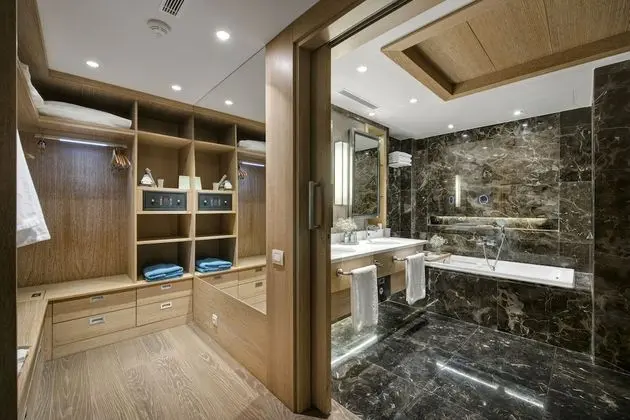 Pearl Pool Suite