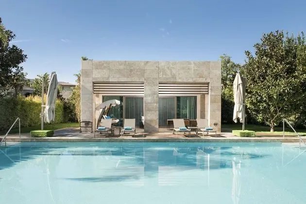 Pearl Pool Suite