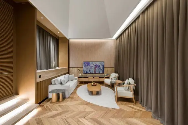 Amber Lagoon Suite