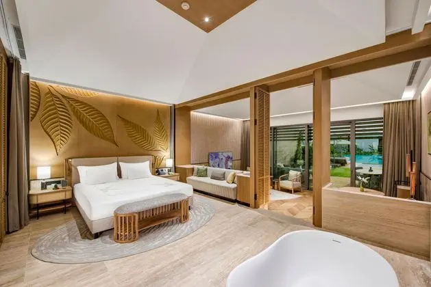 Amber Lagoon Suite