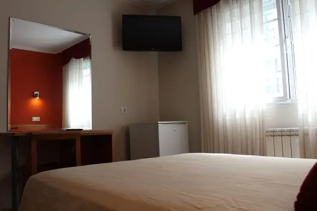 Büyük Yataklı Tek Kişilik Oda