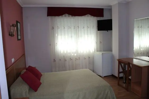 Büyük Yataklı Tek Kişilik Oda