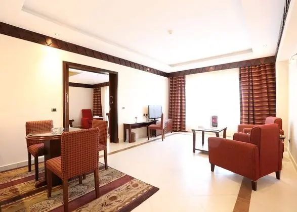 Deluxe Suite with Spa Bath