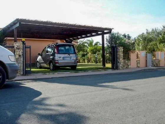 Ev