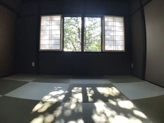 Traditional Ev (Reikaku Yasaka)