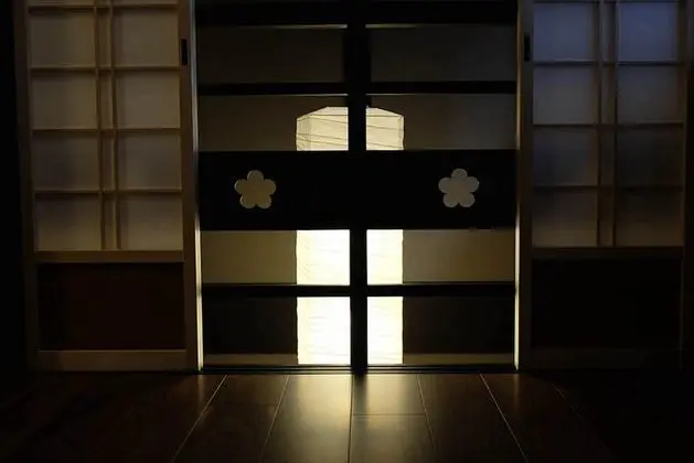 Traditional Ev (Reikaku Yasaka)