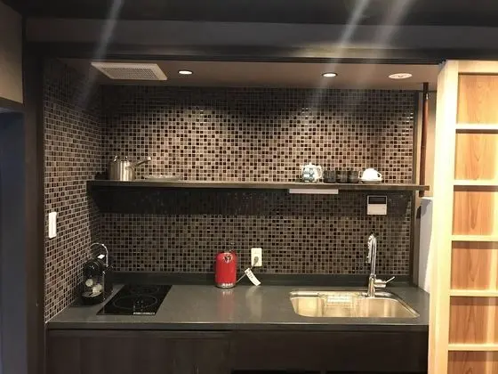 Traditional Ev (Reikaku Yasaka)