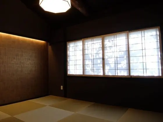 Traditional Ev (Reikaku Yasaka)