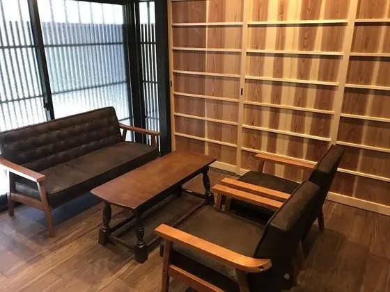 Traditional Ev (Reikaku Yasaka)