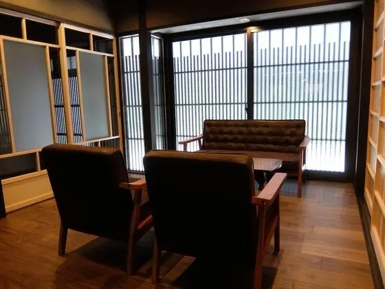 Traditional Ev (Reikaku Yasaka)