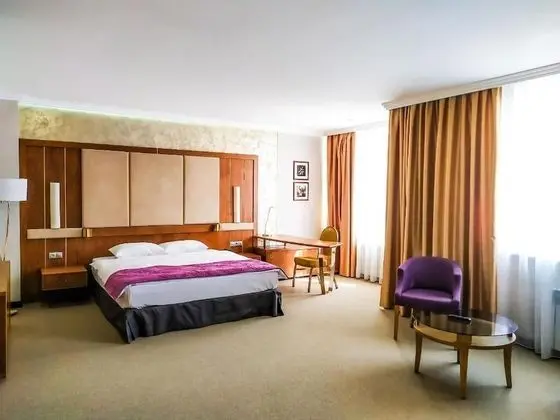 Luxury Tek Büyük Yataklı Oda