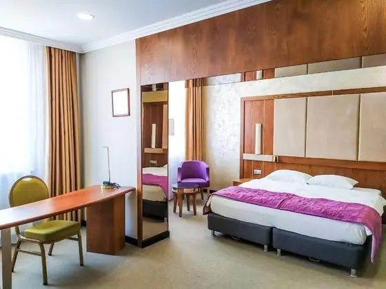 Luxury Tek Büyük Yataklı Oda