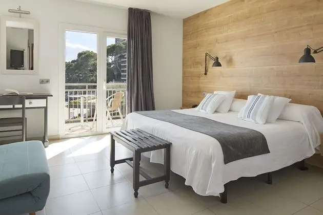 Panoramic Tek Büyük veya İki Ayrı Yataklı Oda, Teras, Plaj Manzaralı