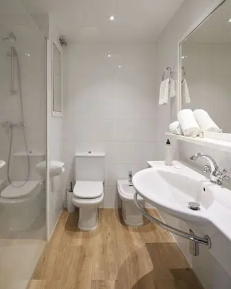 Panoramic Tek Büyük veya İki Ayrı Yataklı Oda, Teras, Plaj Manzaralı