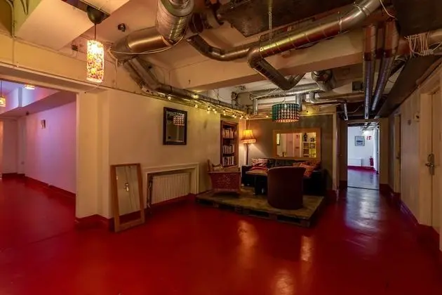 Standard Dört Kişilik Oda, Ortak Banyo