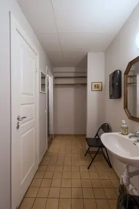 Standard Dört Kişilik Oda, Ortak Banyo