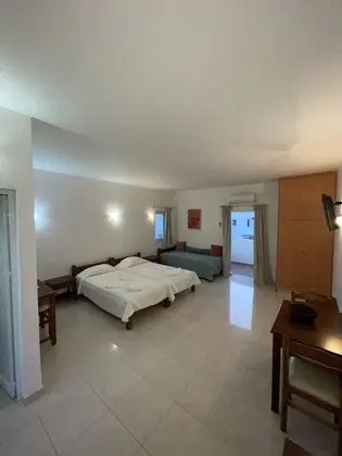 Standard Stüdyo, 3 Tek Kişilik Yatak, Havuz Manzaralı (3 Guests)