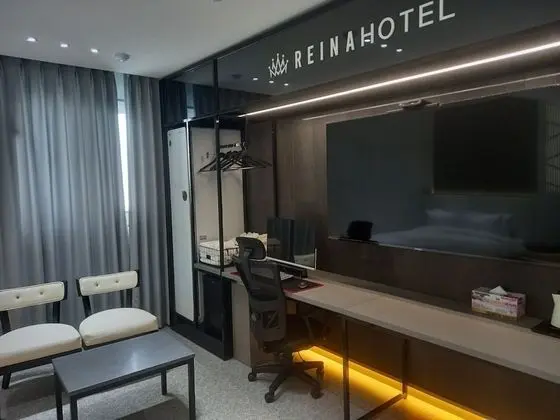 Business Tek Büyük veya İki Ayrı Yataklı Oda