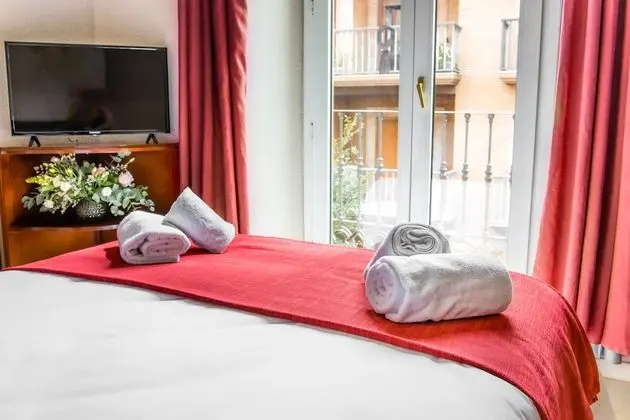 Büyük Yataklı Tek Kişilik Oda