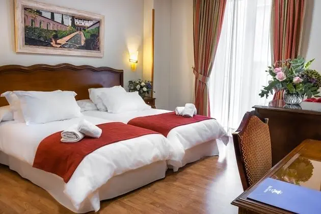 Deluxe Üç Kişilik Oda