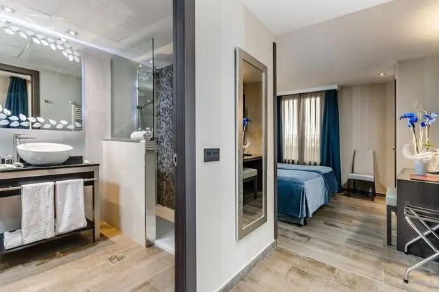 Tek Büyük Yataklı Oda, Teras