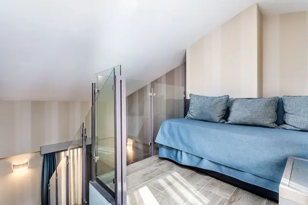 Üç Kişilik Oda, Teras