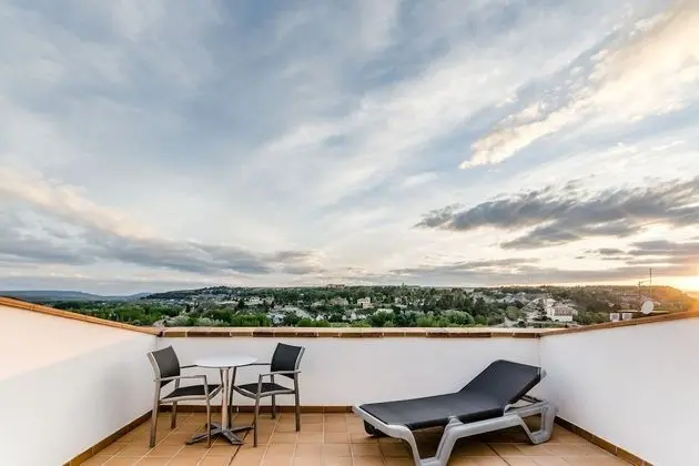 Üç Kişilik Oda, Teras