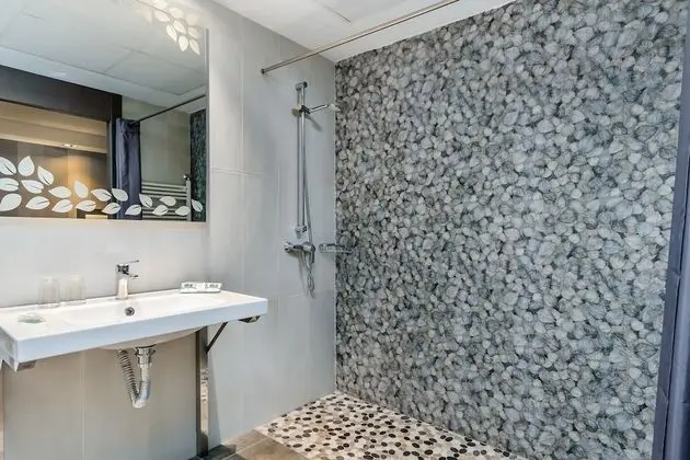 Üç Kişilik Oda, Teras