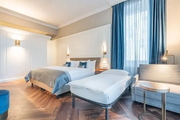 Family Oda (Belle Etage)