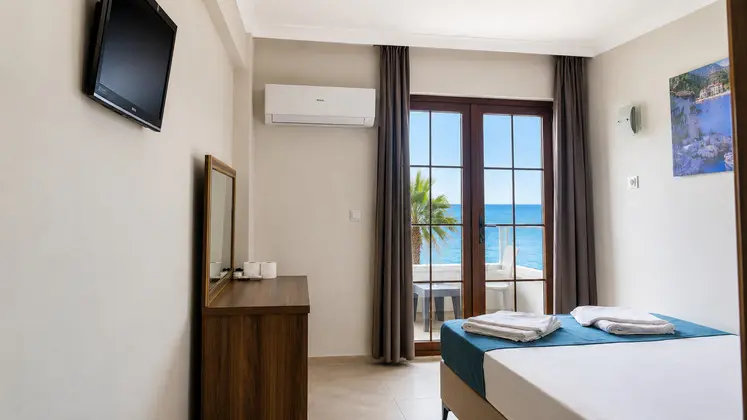 Standart Oda, Deniz Manzaralı, Balkonlu