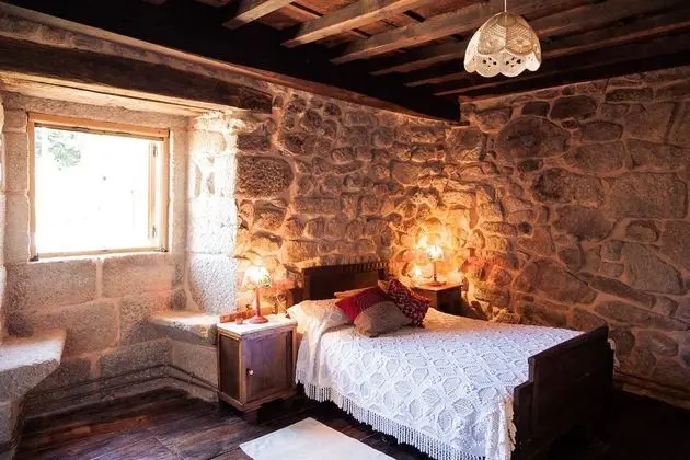 Traditional Tek Büyük Yataklı Oda