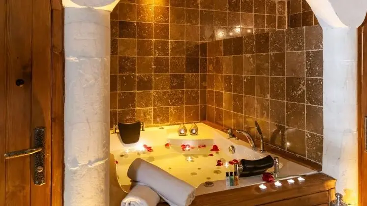 Deluxe Jakuzili Suite, Avlu Manzaralı, Jakuzili