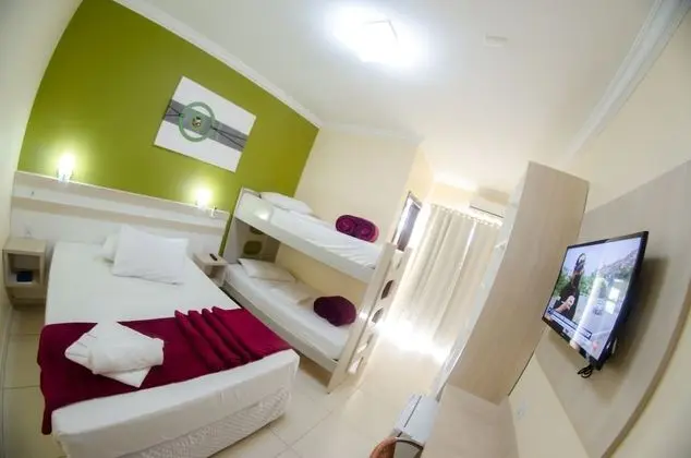 Dört Kişilik Oda, Havuz Manzaralı